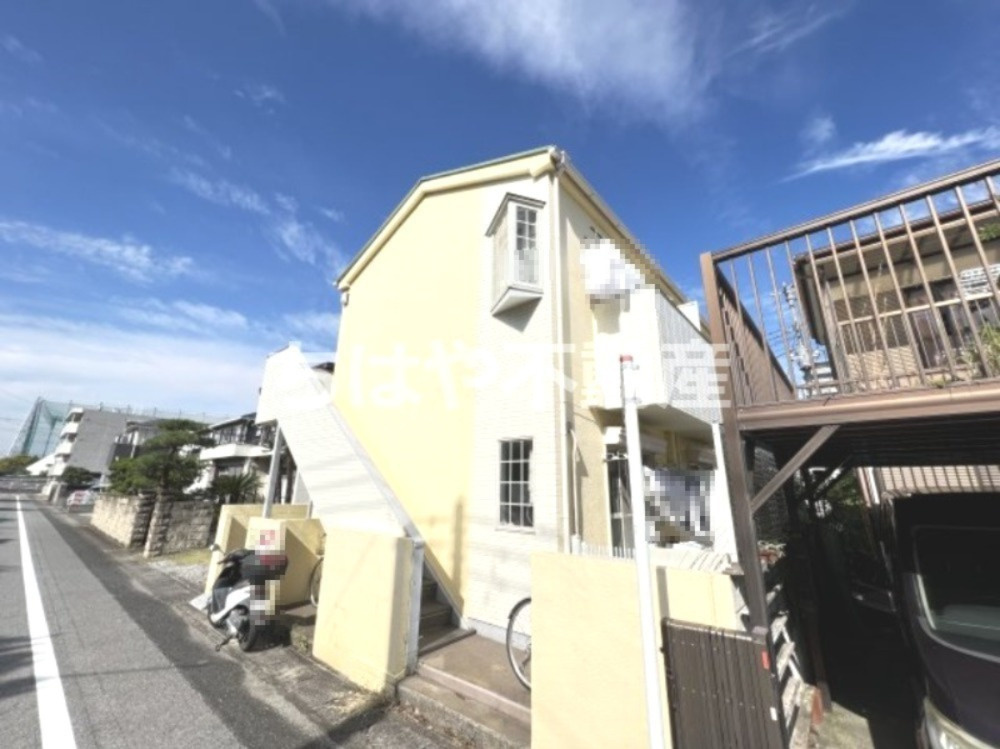 ステータス幕張の外観