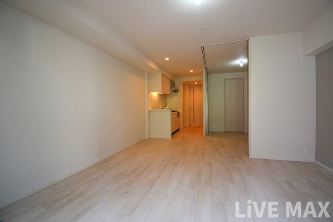 【居間・リビング】OPUS RESIDENCE SHINSAIBASHI SOUTH（オーパスレジデンス心斎橋サウス）