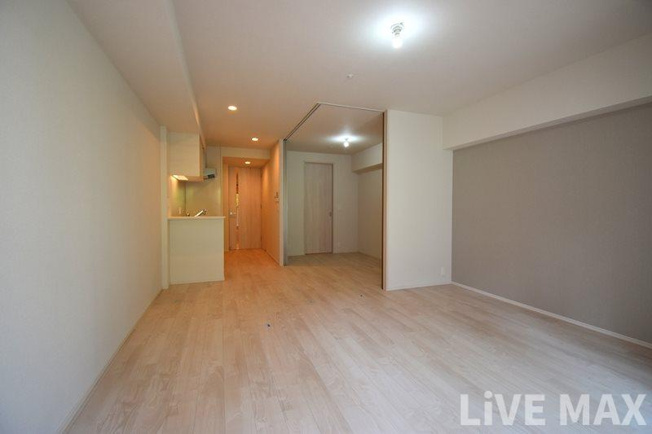 【居間・リビング】OPUS RESIDENCE SHINSAIBASHI SOUTH（オーパスレジデンス心斎橋サウス）