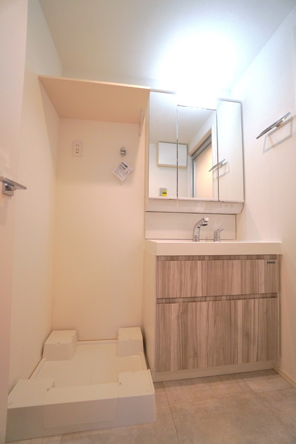 ＡＧＲＡＴＩＯ　ＴＥＲＲＡＣＥ　恵比寿（アグレシオ　テラス　恵比寿）の洗面所|※写真は同タイプ住戸です。