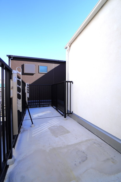 ＡＧＲＡＴＩＯ　ＴＥＲＲＡＣＥ　恵比寿（アグレシオ　テラス　恵比寿）のバルコニー|※写真は同タイプ住戸です。