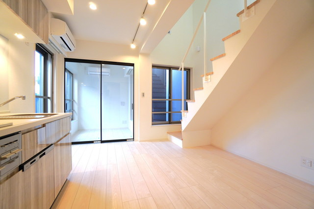 ＡＧＲＡＴＩＯ　ＴＥＲＲＡＣＥ　恵比寿（アグレシオ　テラス　恵比寿）の居間・リビング|※写真は同タイプ住戸です。