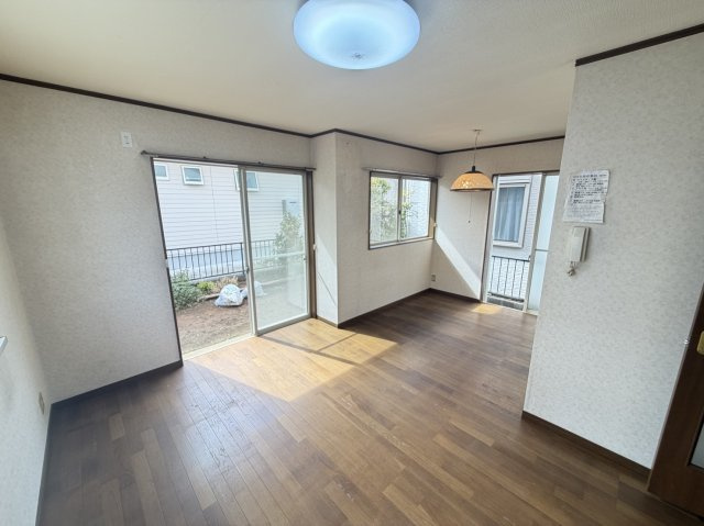 ☆横浜市泉区下和泉3丁目 中古戸建ての居間・リビング