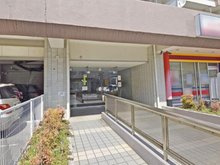 横浜根岸ダイヤモンドマンションのエントランス