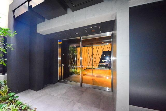 ザ・パークハビオ横浜関内のエントランス