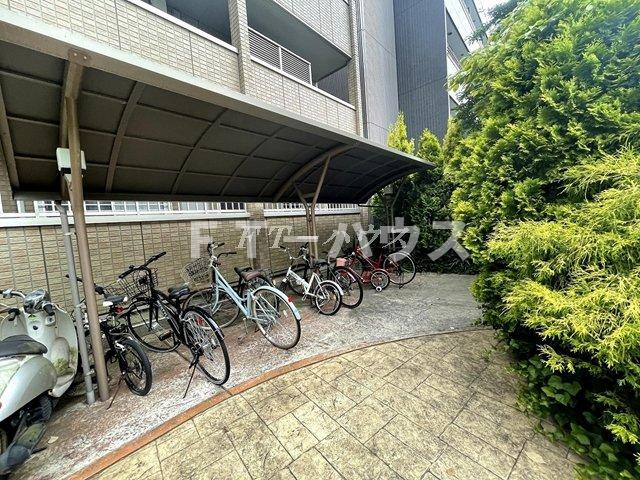 サニー　プレイスのエントランス
