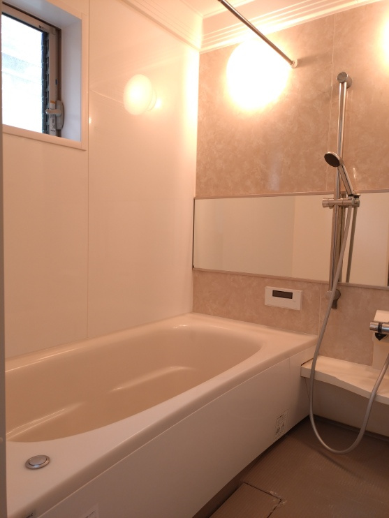 西宮市苦楽園四番町　中古戸建の浴室