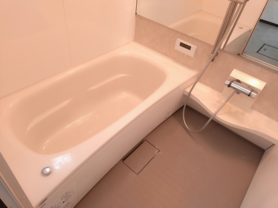 西宮市苦楽園四番町　中古戸建の浴室