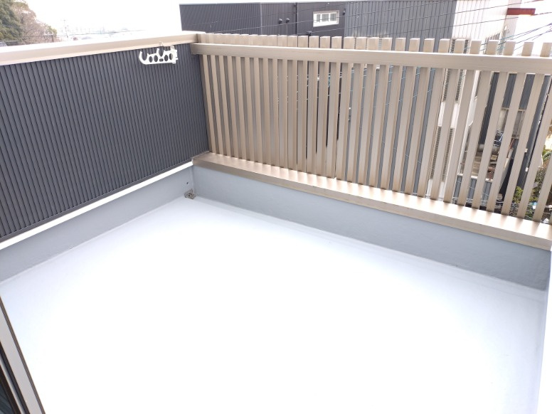 西宮市苦楽園四番町　中古戸建のバルコニー