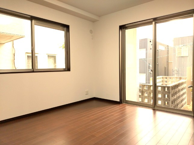 西宮市苦楽園四番町　中古戸建の洋室