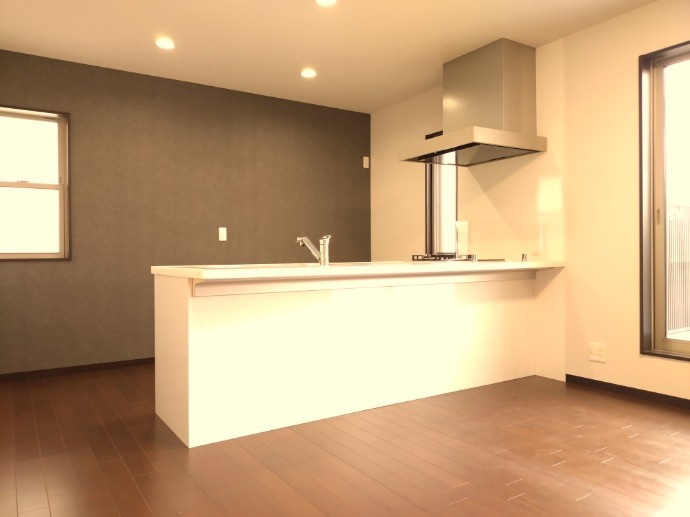 西宮市苦楽園四番町　中古戸建のキッチン