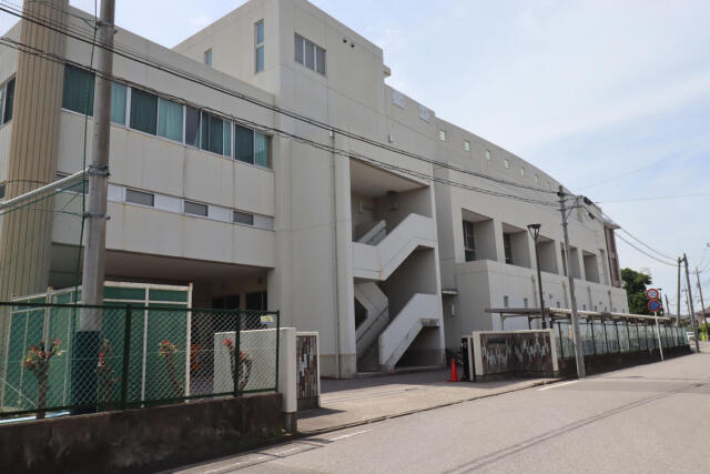 ブルーミングガーデン宇都宮市中戸祭１丁目　新築一戸建ての外観|星が丘中学校まで1180m