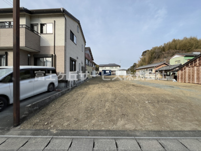 【外観】 | 掛川市横須賀 新築一戸建て 1号棟 | 現在建築中の外観画像です。ご内覧は同じメーカーの完成物件へご案内いたしますので、いつでもご相談ください！