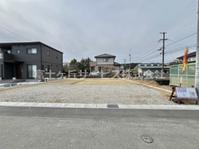 【外観】 | 掛川市各和 2期 新築一戸建て | 現在建築中の外観画像です。ご内覧は同じメーカーの完成物件へご案内いたしますので、いつでもご相談ください！