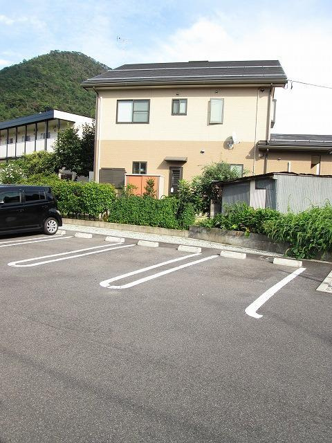メゾン　リーブルの駐車場|駐車場