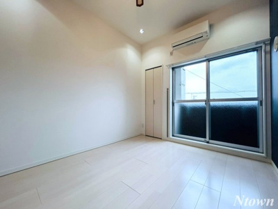 【居間・リビング】 | K’s Garden 栄生 | こちらのリビングで趣味の時間をお楽しみください