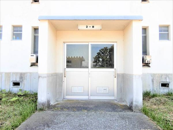 ビレッジハウス六田2号棟のエントランス|毎日通るエントランスはこのようになっています