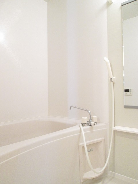 ラ・フルールＢの浴室|バス