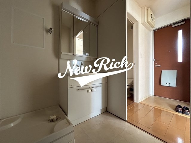 前橋市天川原町１丁目のアパートの独立洗面台