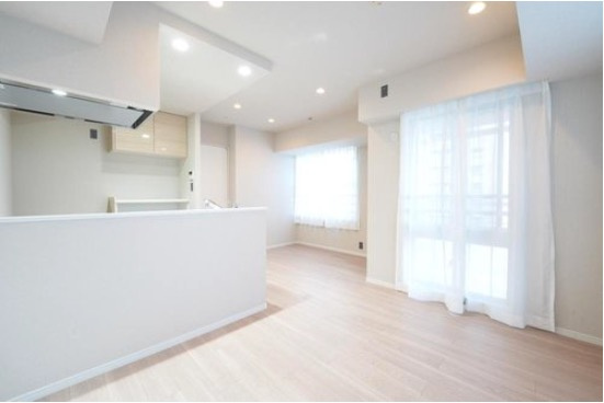 【居間・リビング】 | ★仲介手数料無料★スカイグランデ汐留（浜離宮を望む17階・角住戸）