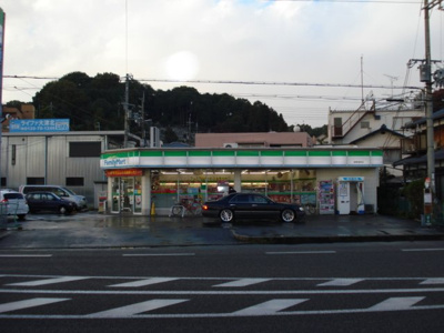 【周辺】 | イストワールⅠ | ファミリーマートおごと温泉店まで1,228ｍ