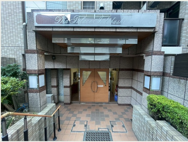 【エントランス】 | ★仲介手数料無料★DIAPLAECE IIDABASHI 2（投資用でもセカンドハウスでも検討できます）