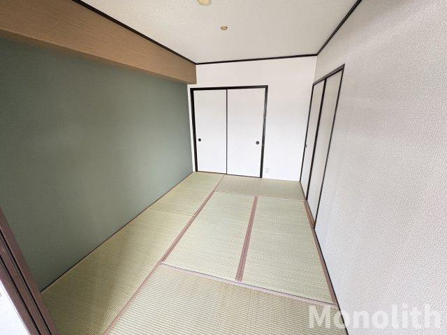 クレアール小松里の和室