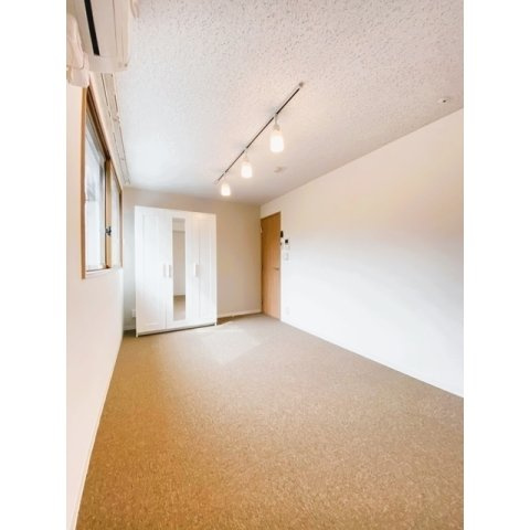 リトルズトーンラシクラス平和公園の内装