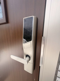 電子キー対応の玄関になります