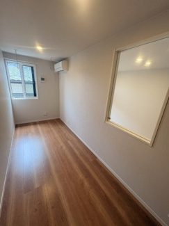 奥行きのあるお部屋です