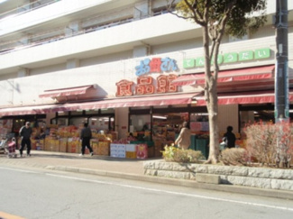 おっ母さん食品館 徒歩9分。スーパー 650m