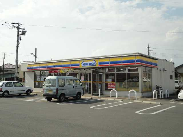 スカイ・ハットの周辺|ミニストップ桐生新里店まで675ｍ