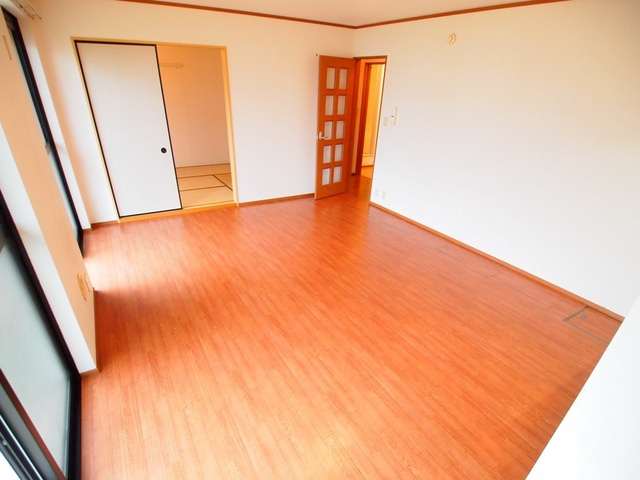 シンフォニーコートの居間・リビング