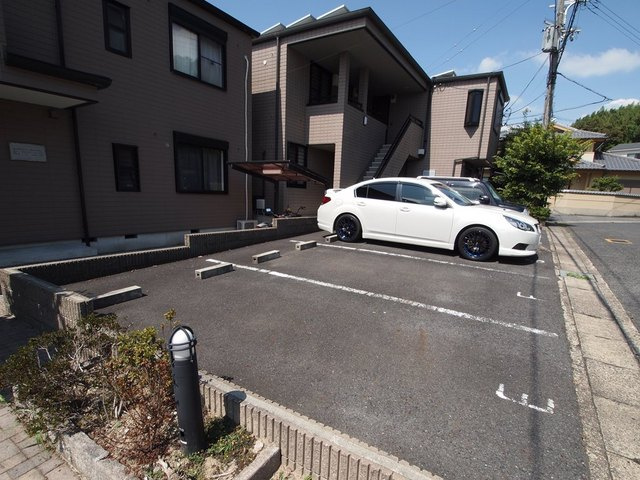 シンフォニーコートの駐車場