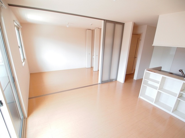 カルチェ赤坂Ａ棟の居間・リビング