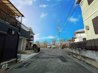 【前面道路含む現地写真】