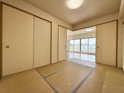 【和室】 | 堺・泉北光明池城山公園シンシア | 和室は汎用性が高く様々な使い方ができます♪
収納スペース付きでお部屋もスッキリ片付きますね！