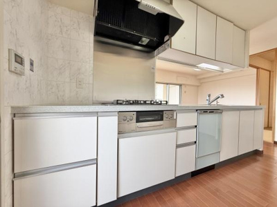 【キッチン】 | 堺・泉北光明池城山公園シンシア | キッチンワークしながら大切な家族との会話を楽しむ。家族のコミュニケーションが生まれるキッチンです♪