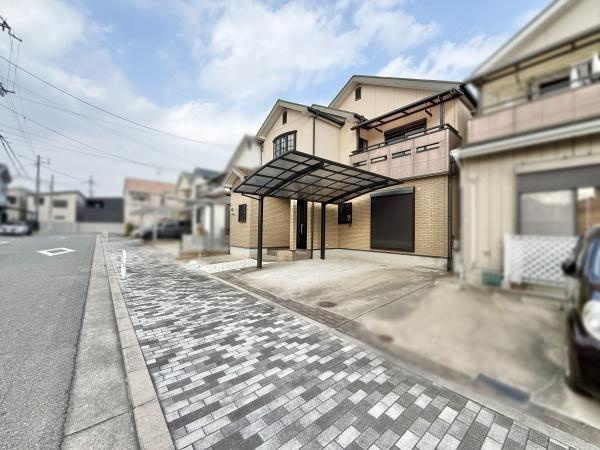 【前面道路含む現地写真】 | 全面道路：幅員約8.5ｍ！前面道路は交通量も少なく、安心してお住まい頂けます!