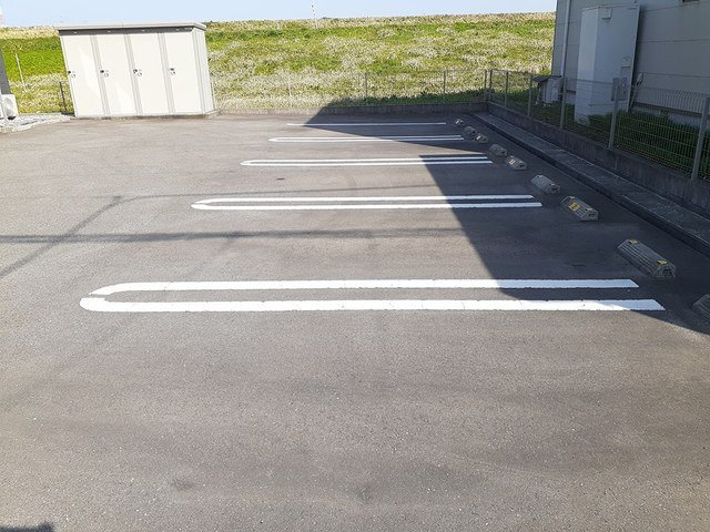 アンダンテ　いわせ野Ⅱの駐車場|駐車場に車を止められます