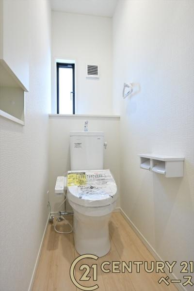 クレイドルガーデン北西町 ／新築一戸建のトイレ|■従来品と比べ約７０％も節水タイプのトイレです！１階・２階共にウォシュレット付き！■