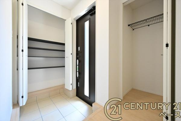 クレイドルガーデン北西町 ／新築一戸建の玄関|■玄関には大容量収納スペースを完備！■
