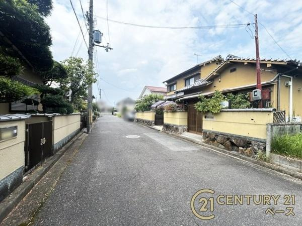 橿原市新口町　一戸建の前面道路含む現地写真|■現地撮影写真■ 前面道路は６ｍ以上と広くゆったりしています！