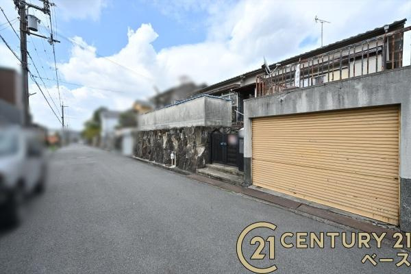 香芝市関屋北２丁目の売地の前面道路含む現地写真