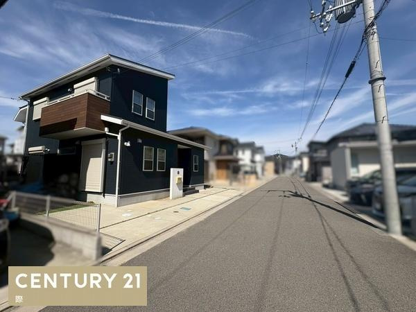 和歌山市木ノ本　中古戸建の前面道路含む現地写真