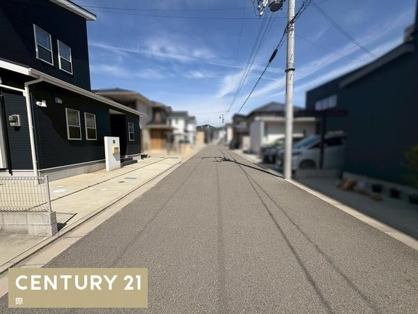 和歌山市木ノ本　中古戸建の前面道路含む現地写真