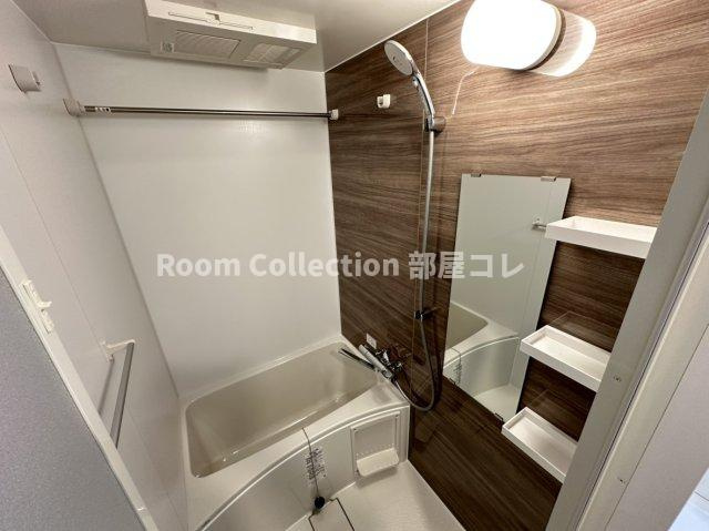 S-RESIDENCE名駅北alesia(アレシア)の浴室|同シリーズイメージ写真
反転色違い
現況と異なる場合現況優先