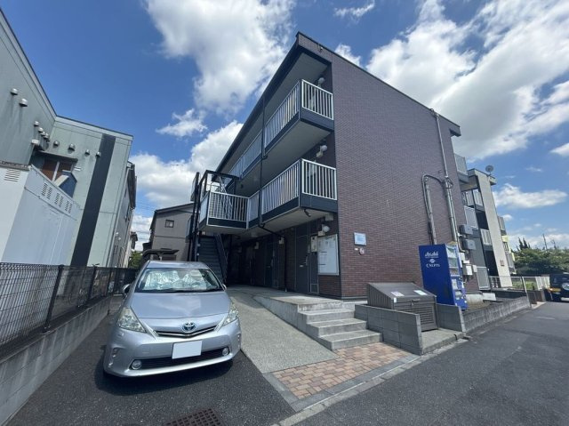 レオパレストレディア