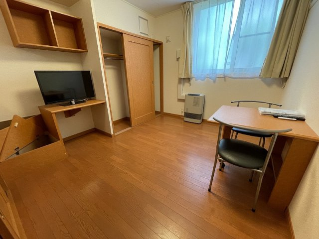 レオパレスクラーレ　カーサの居間・リビング