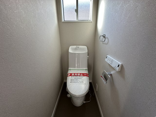 明石市藤が丘1丁目新築戸建のトイレ